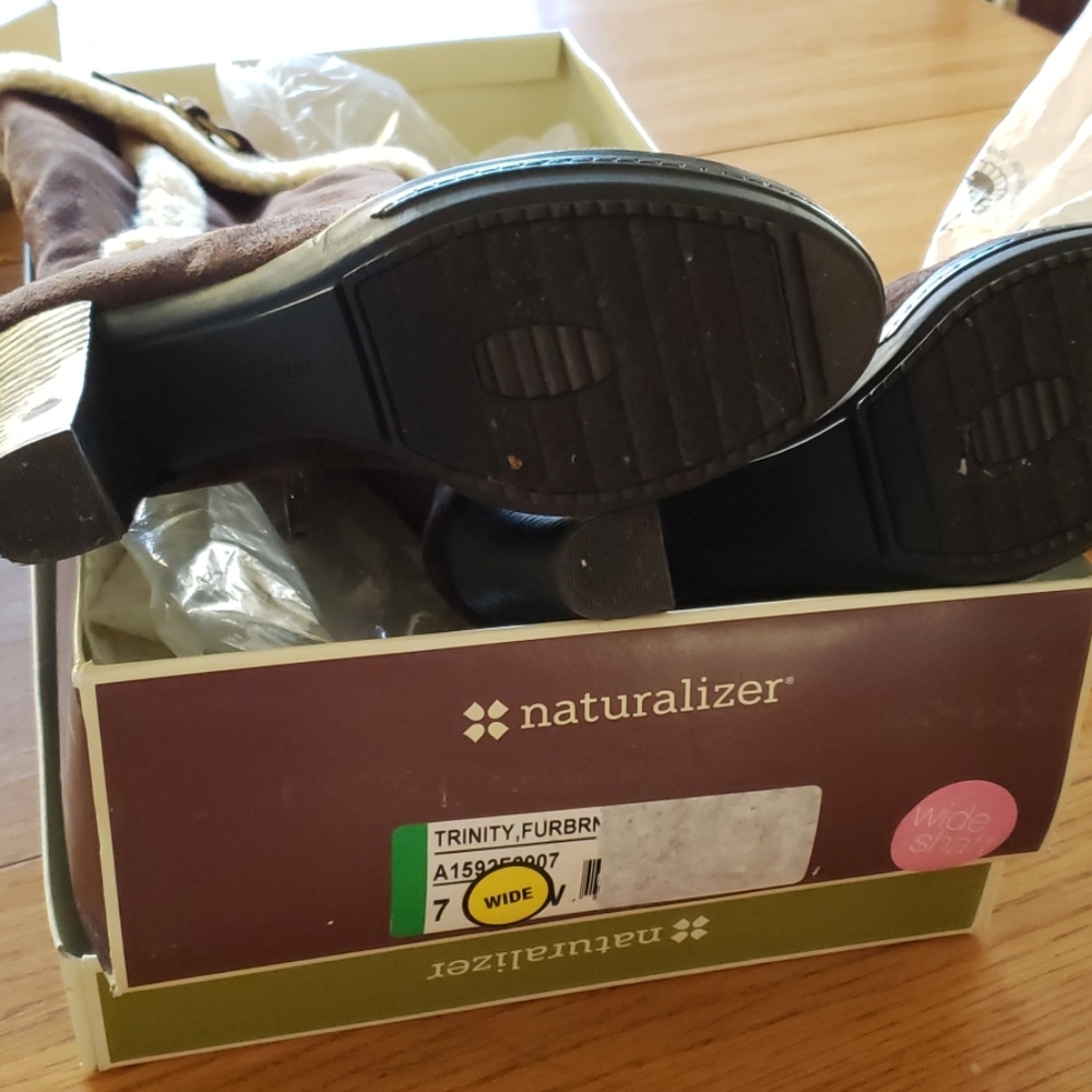 Boots - Picture 4 of 4
